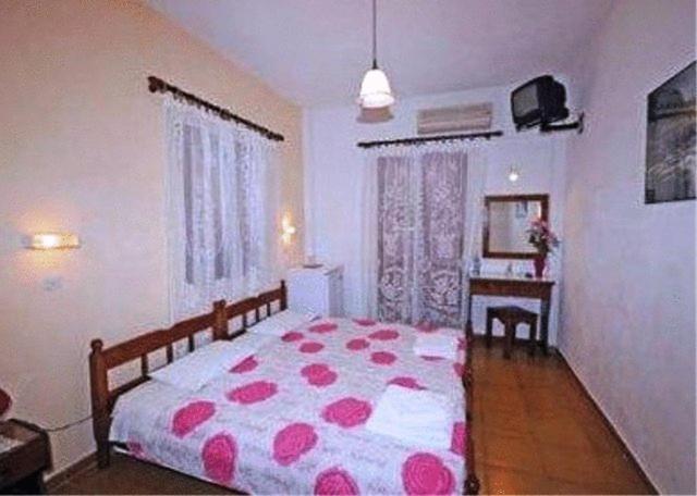 Christina Pension Karterados  Ngoại thất bức ảnh